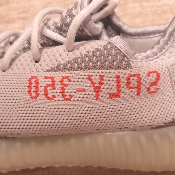 Adidas Yeezy Sneaker - Picture 6 of 6